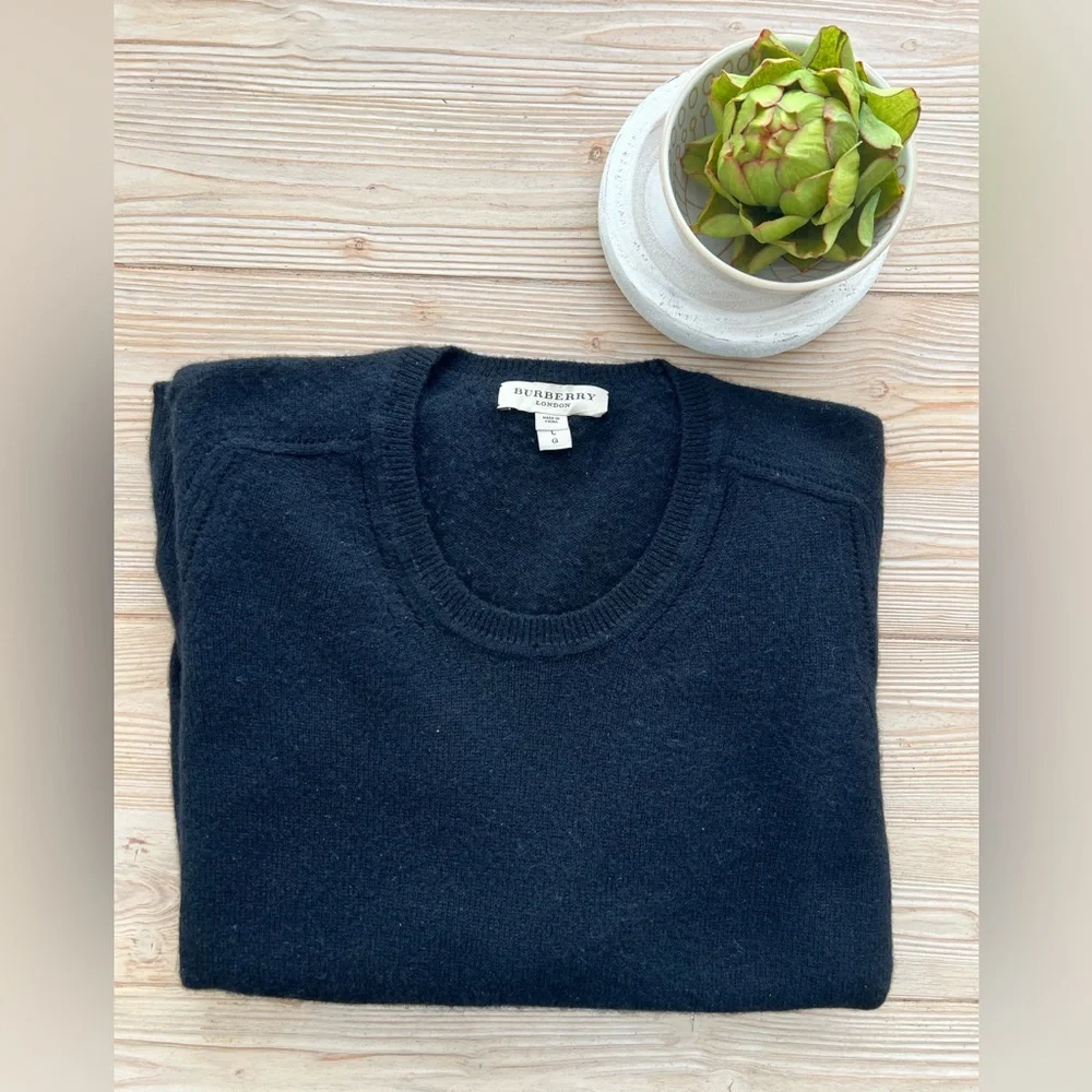 Burberry Women’s Large Lightweight Cashmere Sweater